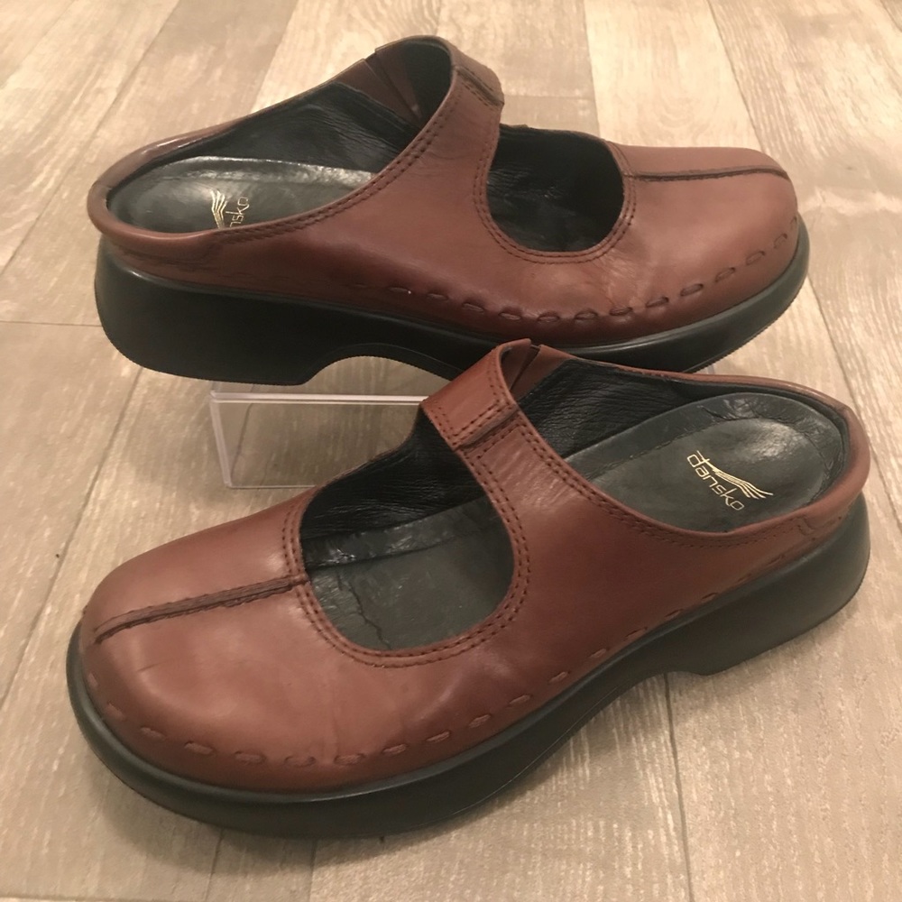 **SOLD** Dansko Leather Mary Jane size 40